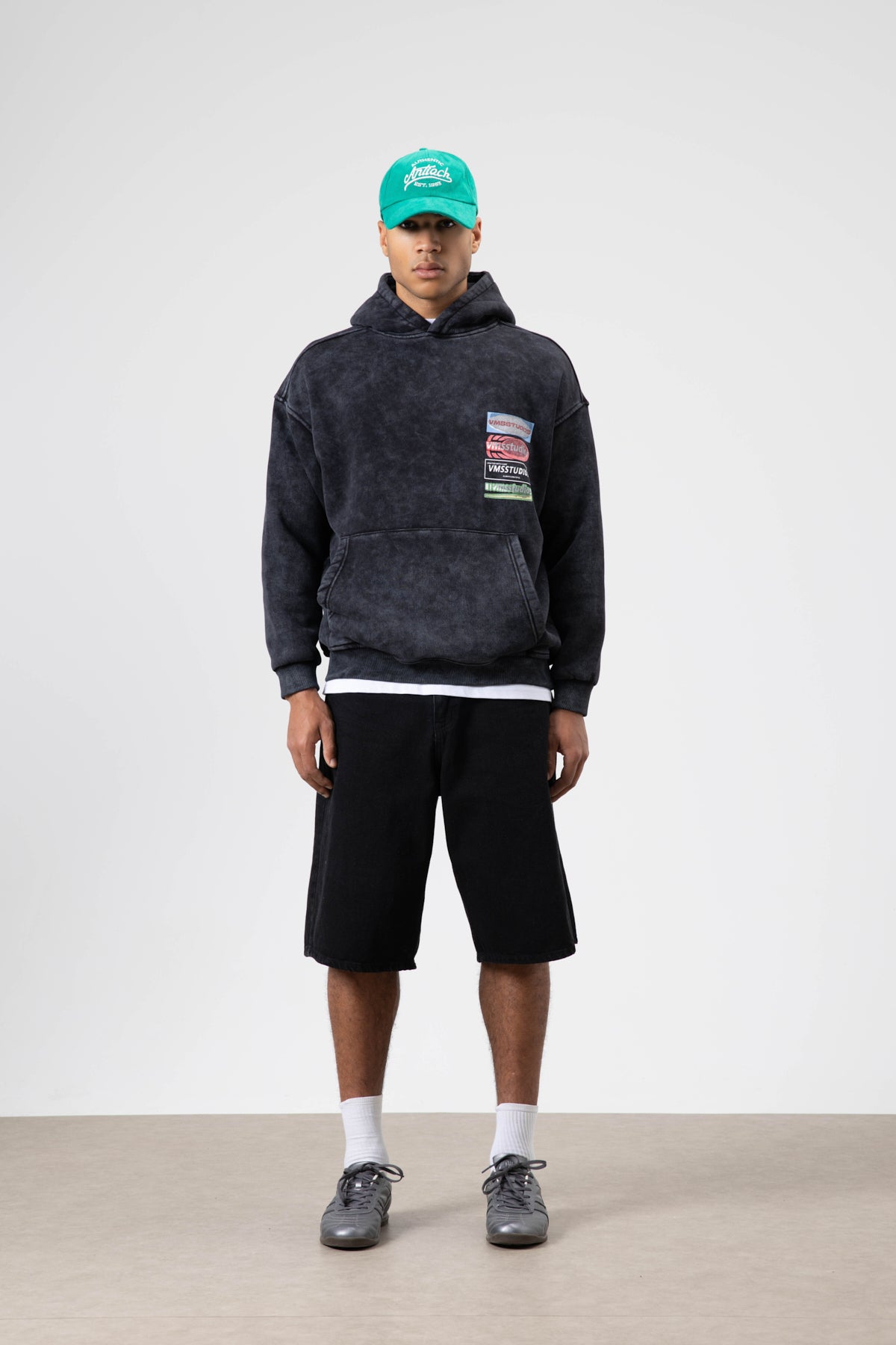 Oversize Yıkamalı Baskılı Kapüşonlu Sweatshirt Siyah