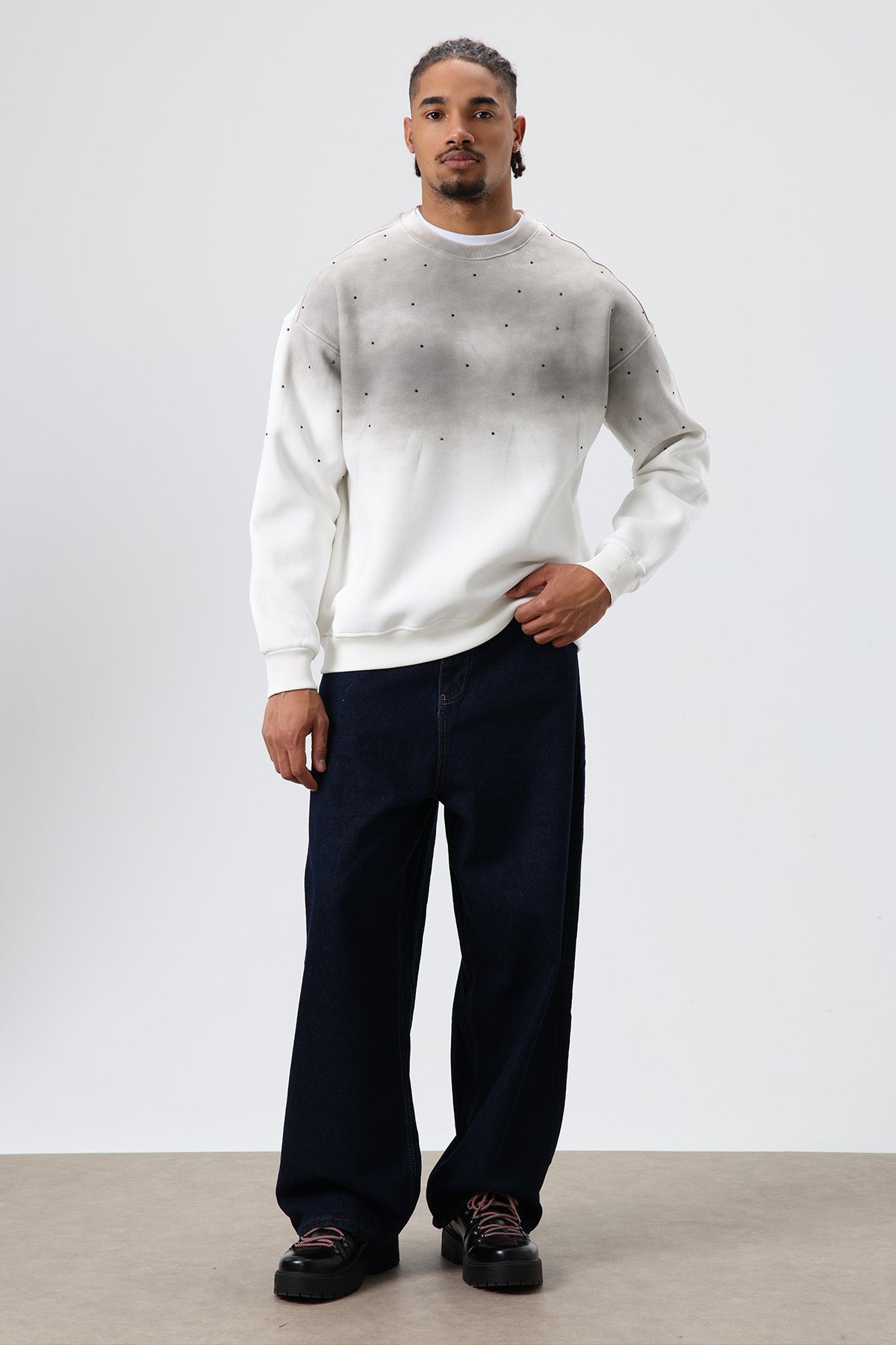 Yıkamalı Taş Detaylı Oversize Sweatshirt Ekru