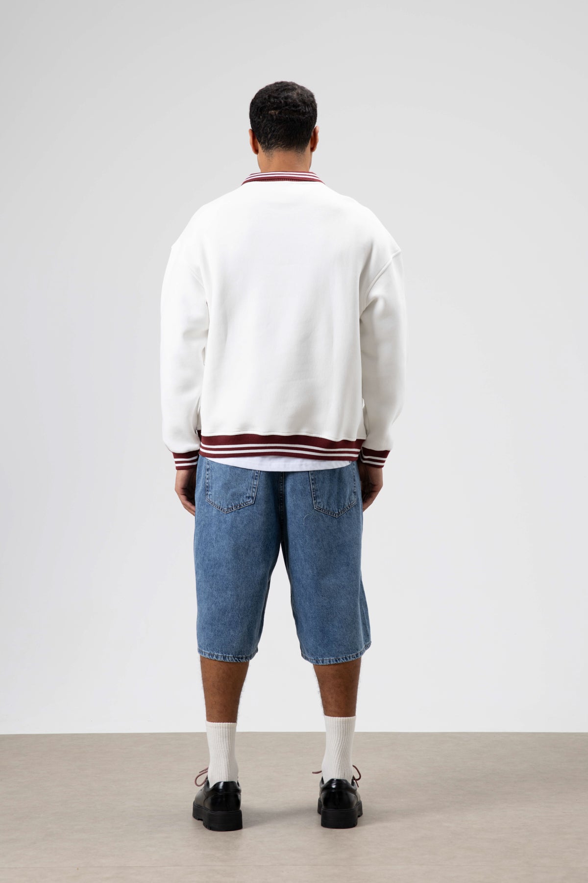Oversize Yaka Nakış Detaylı Sweatshirt Ekru