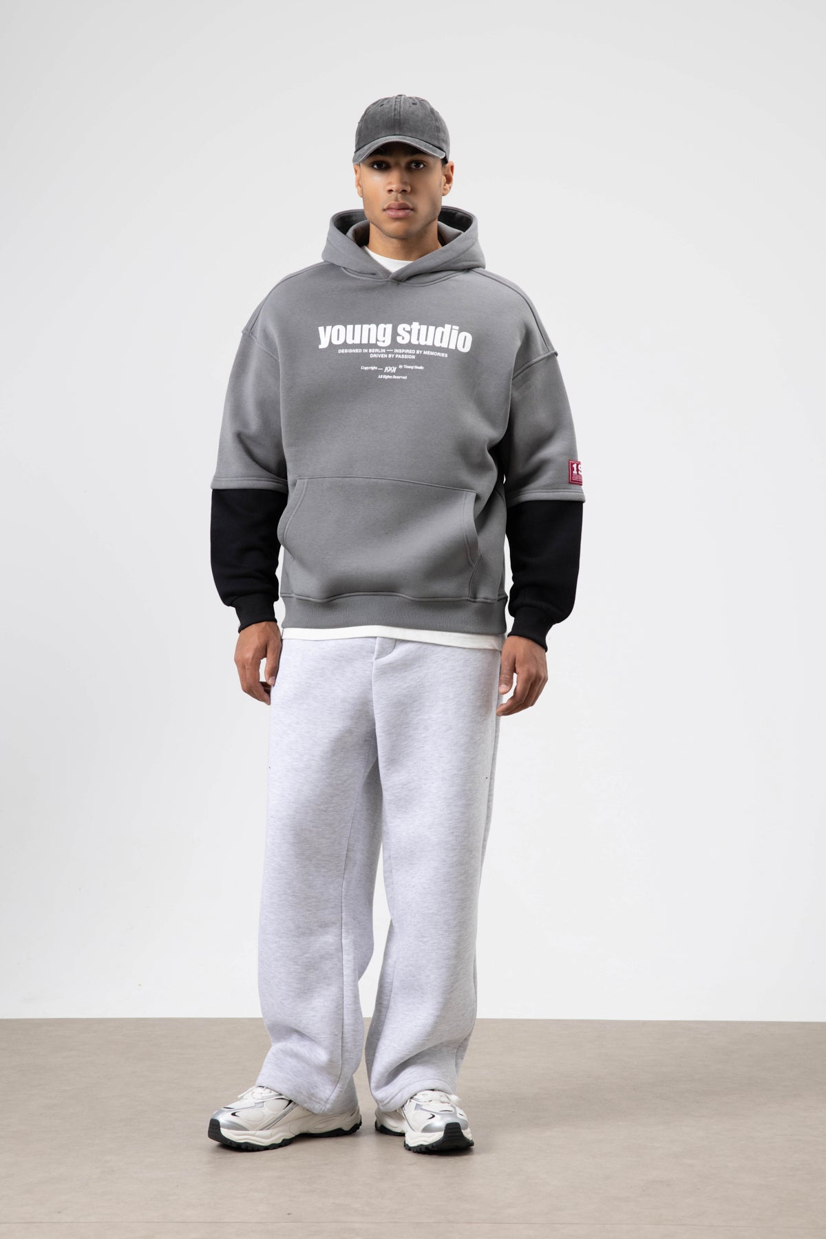 Oversize Baskılı Kapüşonlu Sweatshirt Füme