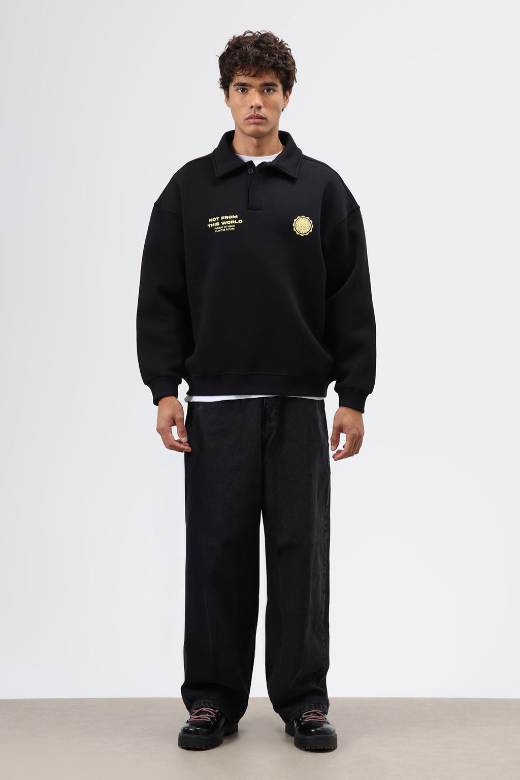 Polo Yaka Oversize Baskılı Yıkamalı Sweatshirt Siyah