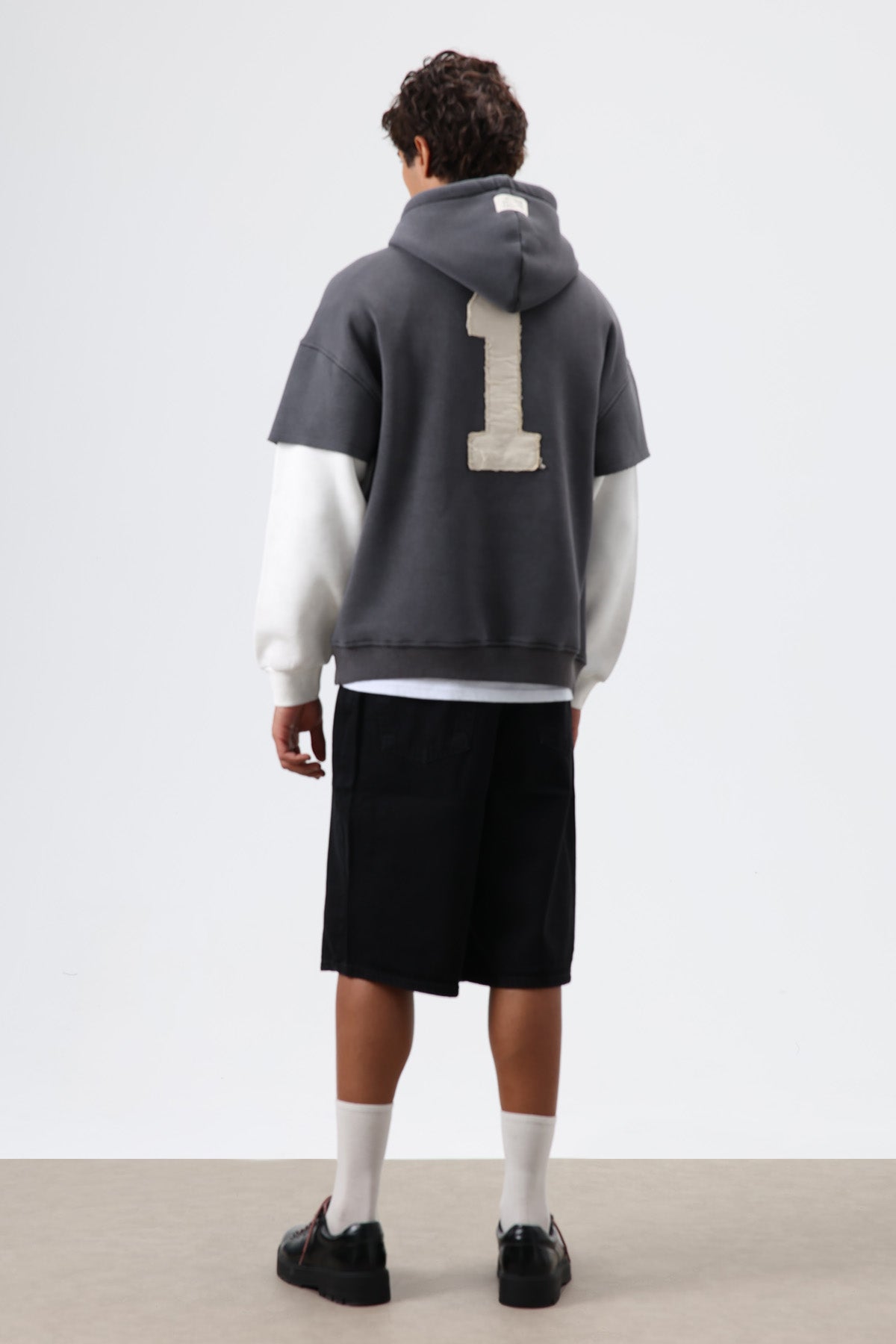 Oversize Kol Detaylı Kapüşonlu Sweatshirt Füme