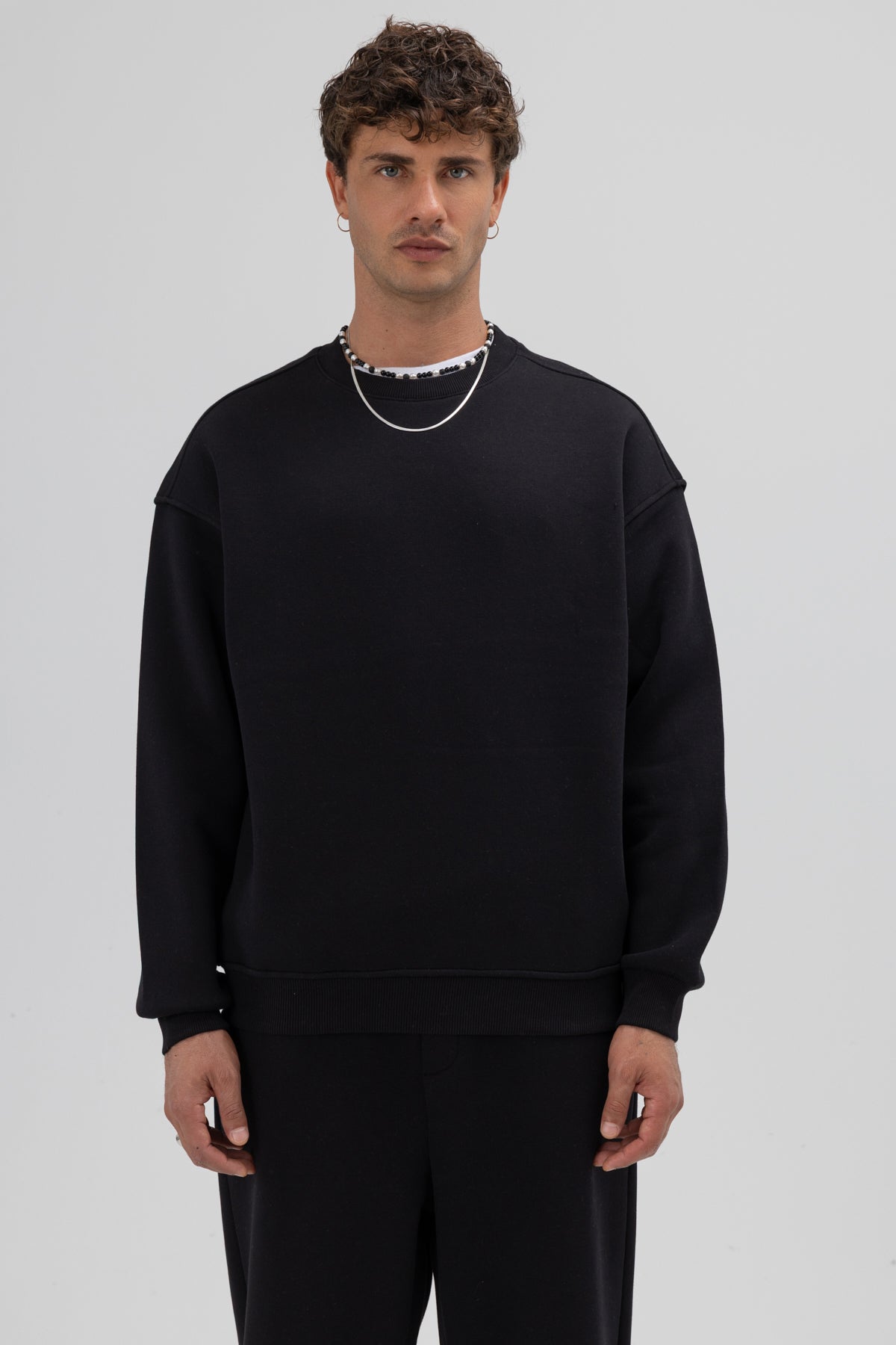 Basic Bisiklet Yaka Oversize Sweatshirt Siyah
