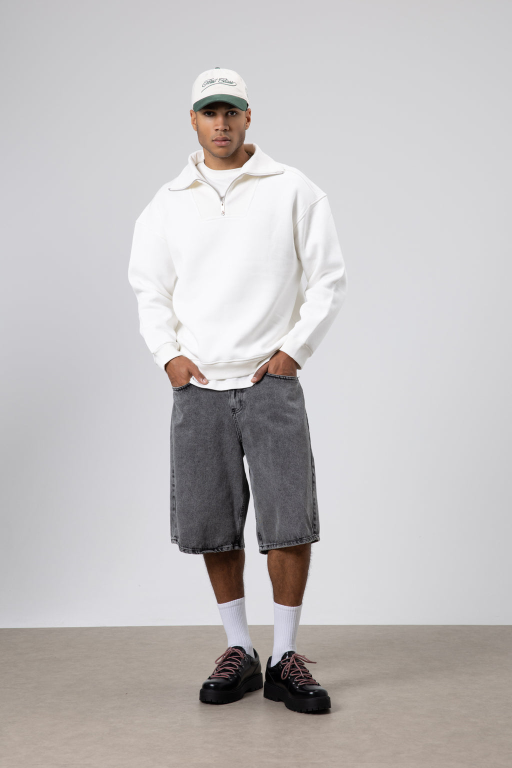 Basic Fermuarlı Dik Yaka Sweatshirt Ekru